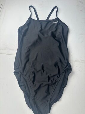 Nike Black Women's One-Piece Performance Swimsuit